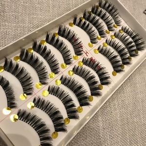10-Pack Wispy Lashes